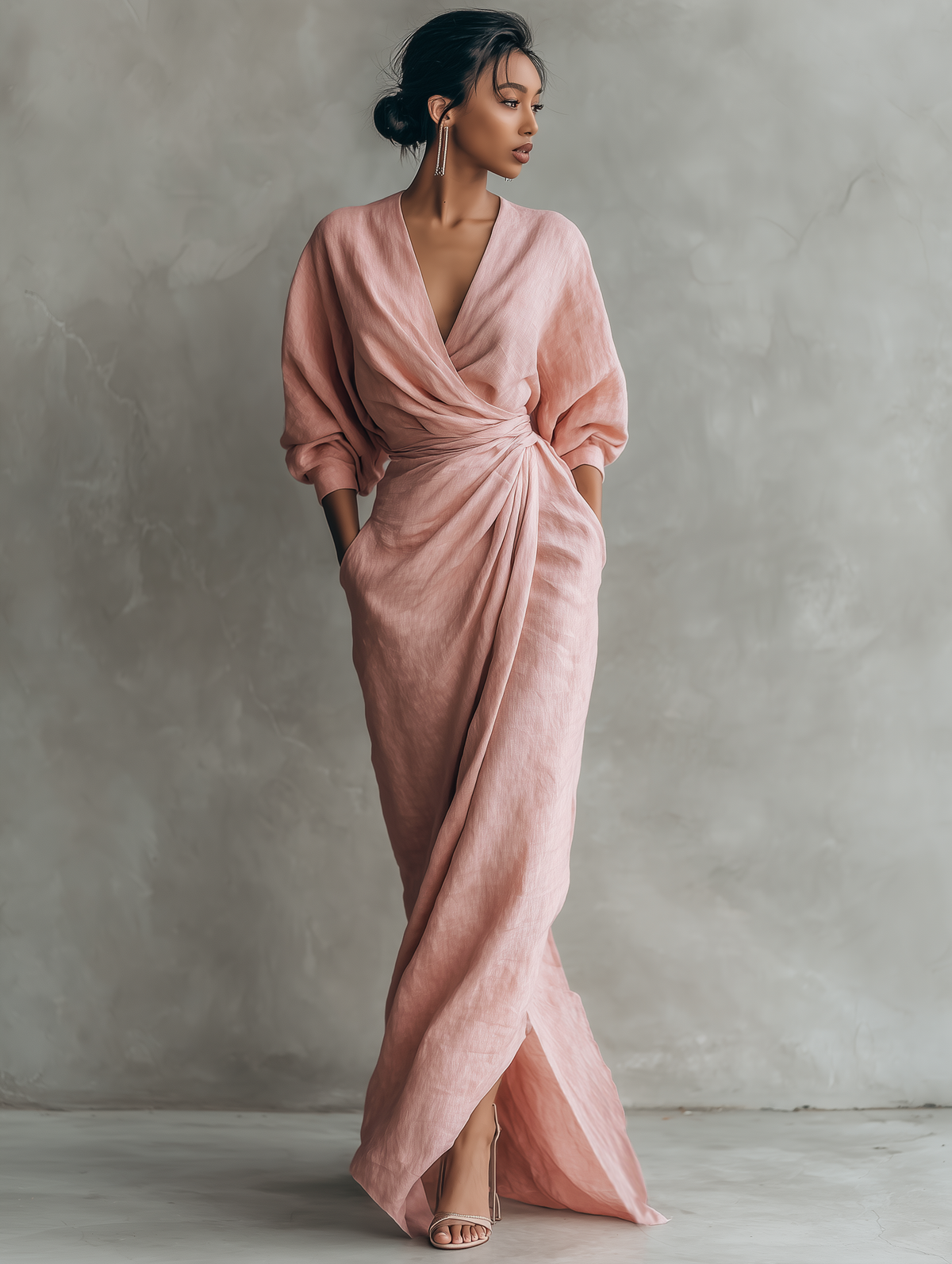 Vestido Maxi de Linho Rosa com Decote em V