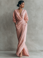 Vestido Maxi de Linho Rosa com Decote em V