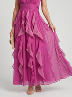 Orea | Vestido Maxi com Decote Alto e Camadas de Renda