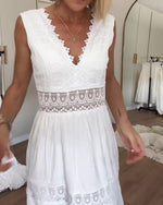 Kim - Vestido em Renda com Decote V