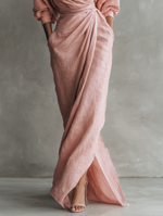 Vestido Maxi de Linho Rosa com Decote em V