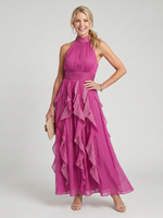 Orea | Vestido Maxi com Decote Alto e Camadas de Renda