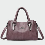 Bolsa de ombro elegante atemporal