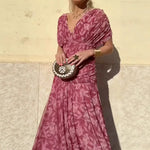Luana - Vestido elegante com decote em V