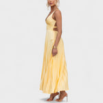 Abia - Vestido maxi amarelo plissado